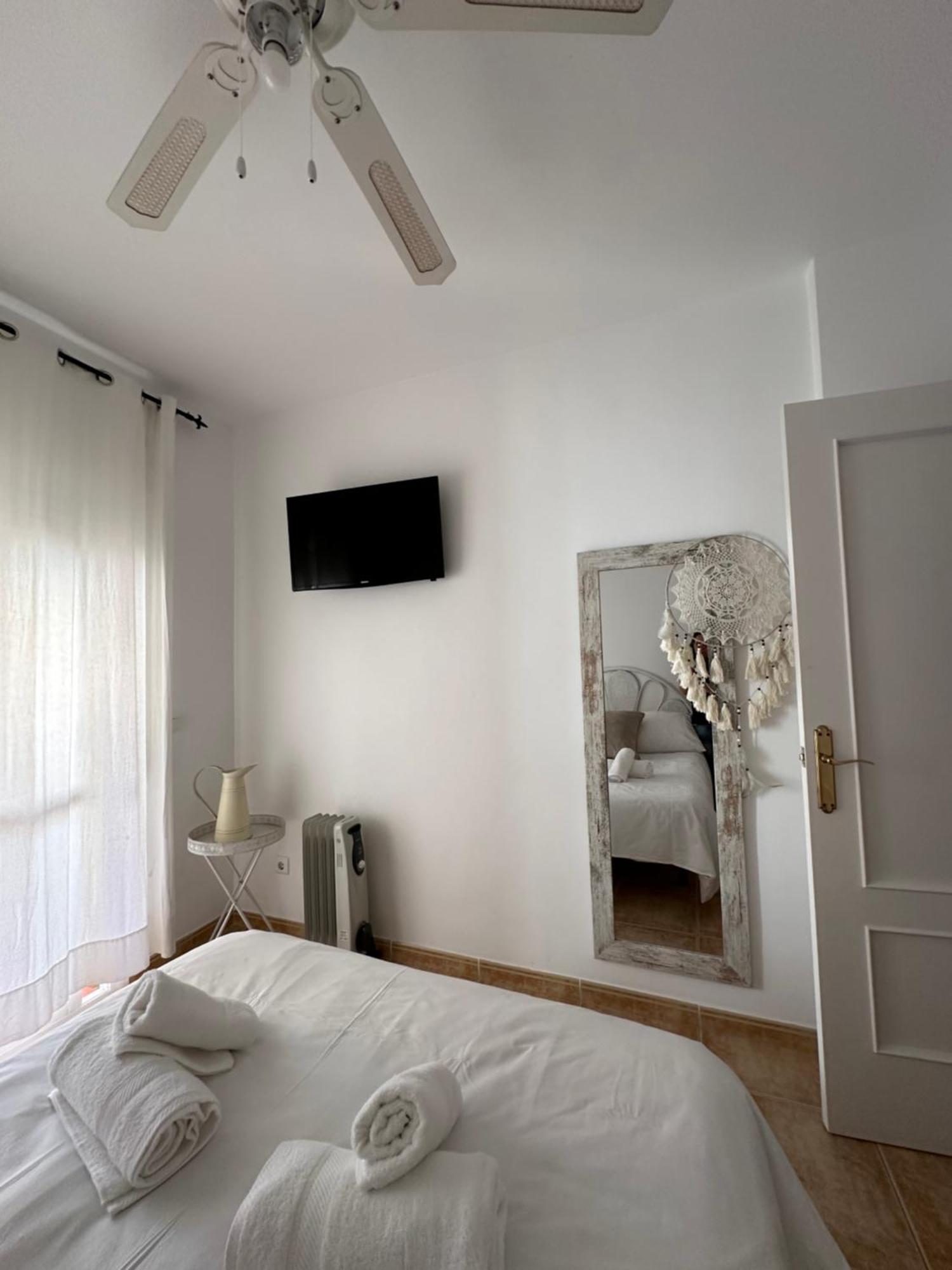 Tiyoweh Apartment Nerja Exterior photo